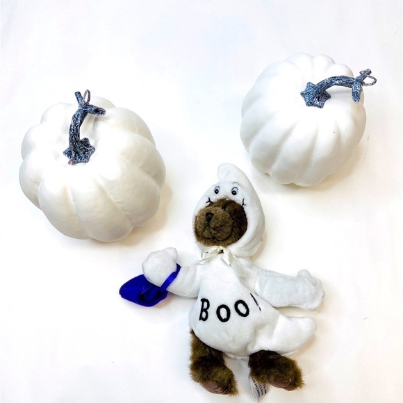 TABLEAU Halloween Ghost Bear & 2 White Pumpkins - Picture 7 of 11
